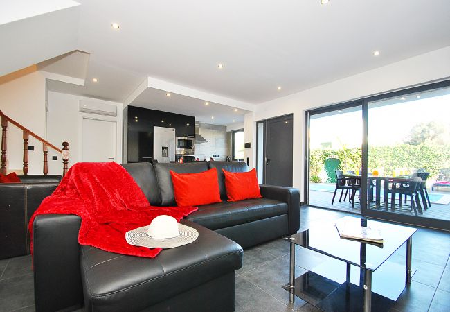 Villa Waikiki (Albufeira) Villa Waikiki (Albufeira)