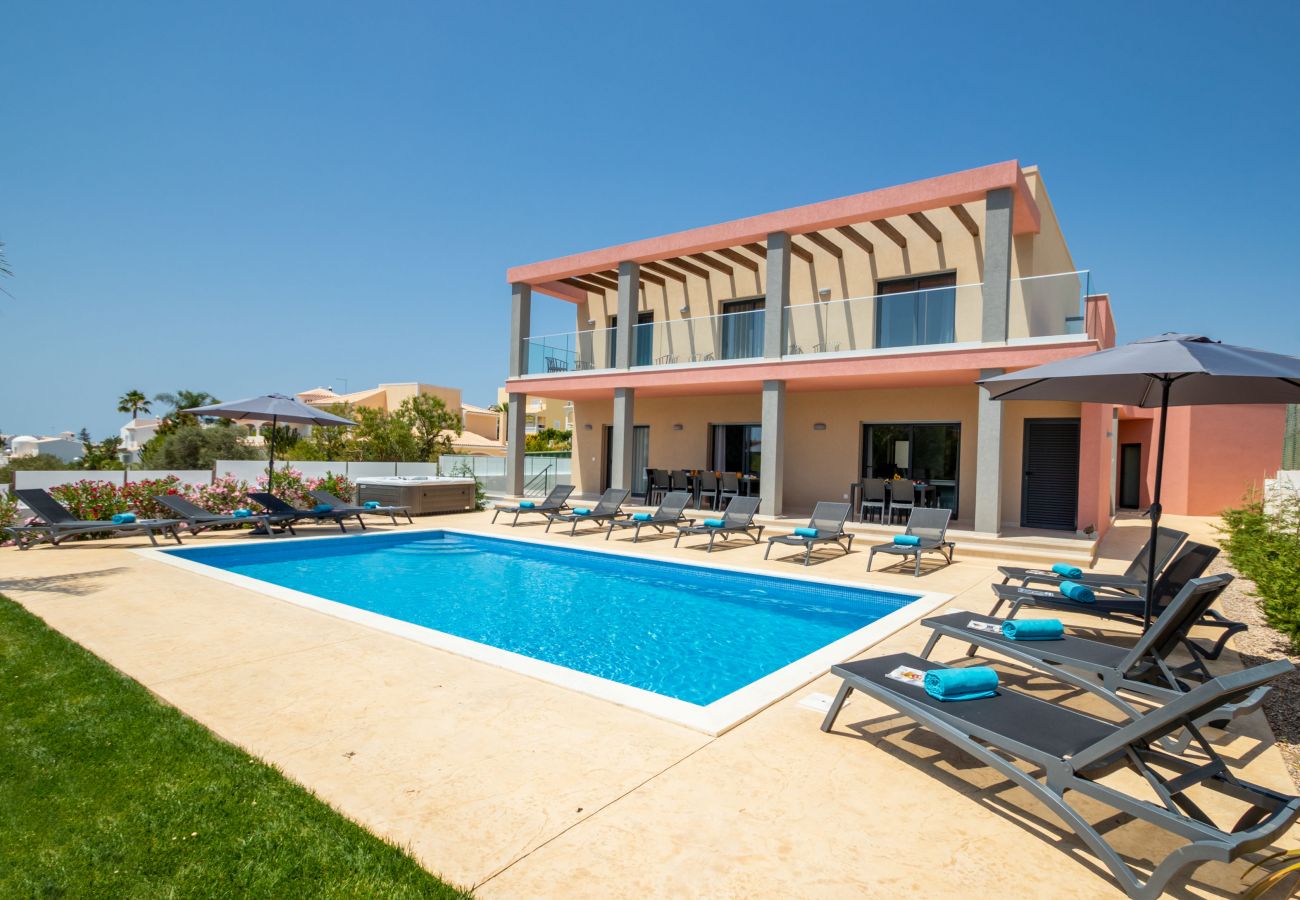 Villa em Armação de Pêra - Villa Riviera