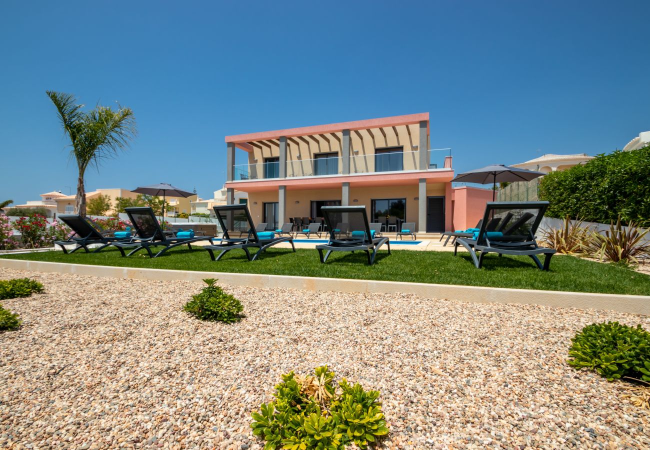 Villa em Armação de Pêra - Villa Riviera