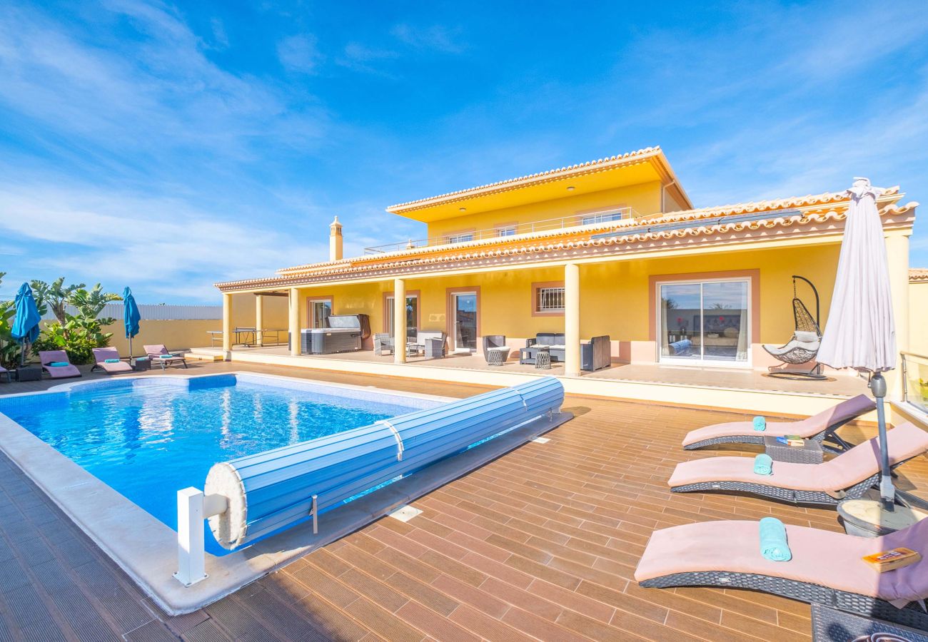 Villa in Carvoeiro - Villa Golden Bay