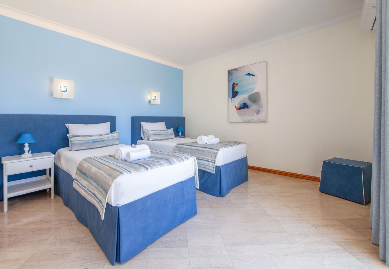 Villa in Albufeira - Villa Serena